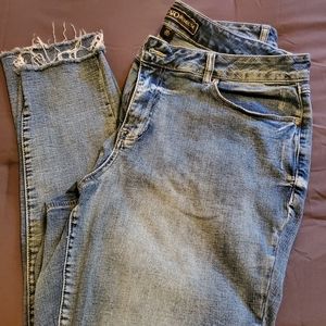 Women's raw edge jeans